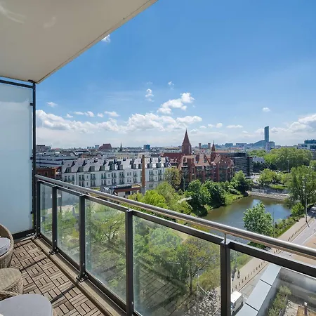 With A River View Near The Old Town By Renters Prestige Daire