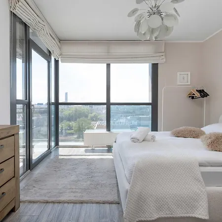 아파트 With A River View Near The Old Town By Renters Prestige