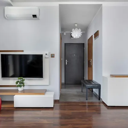 아파트 With A River View Near The Old Town By Renters Prestige